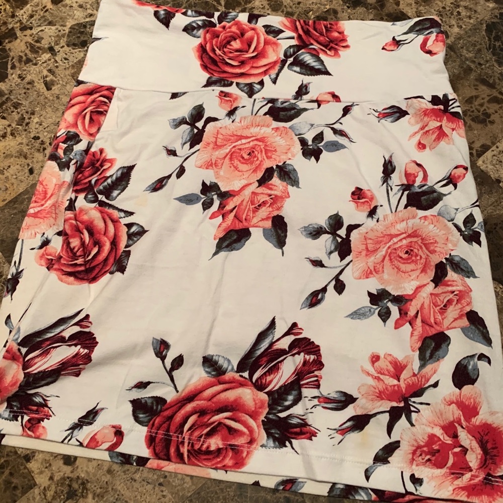 Floral mini skirt